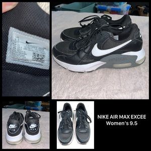 NIKE AIR MAX EXCEE
Women's 9.5